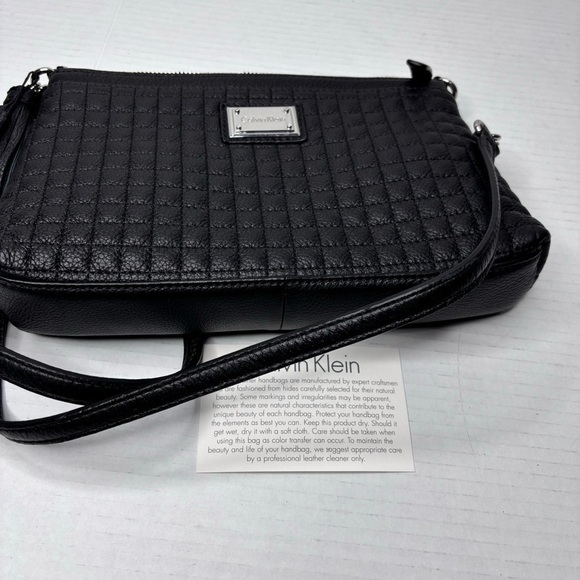 CALVIN KLEIN Black Quilted Hastings Pebble Crossbody - Picture 3 of 8